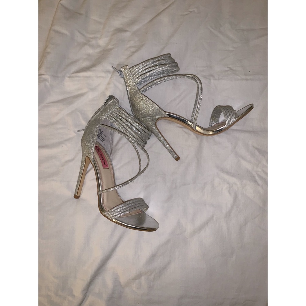 BETSEY JOHNSON SILVER HEELS